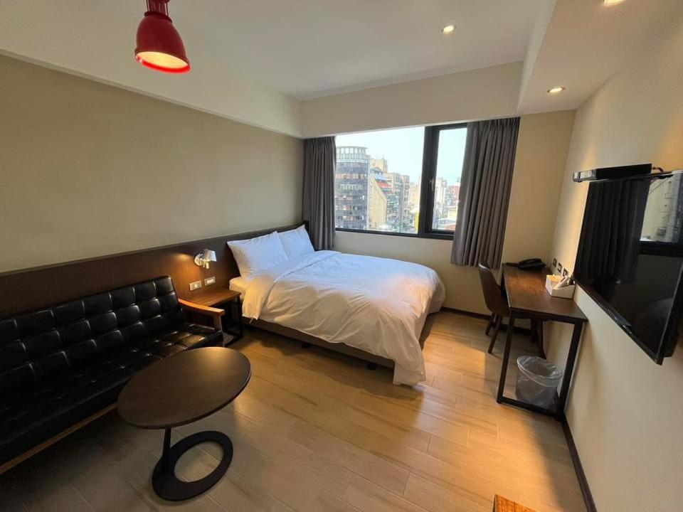 Dahua Hotel Цзілун Екстер'єр фото