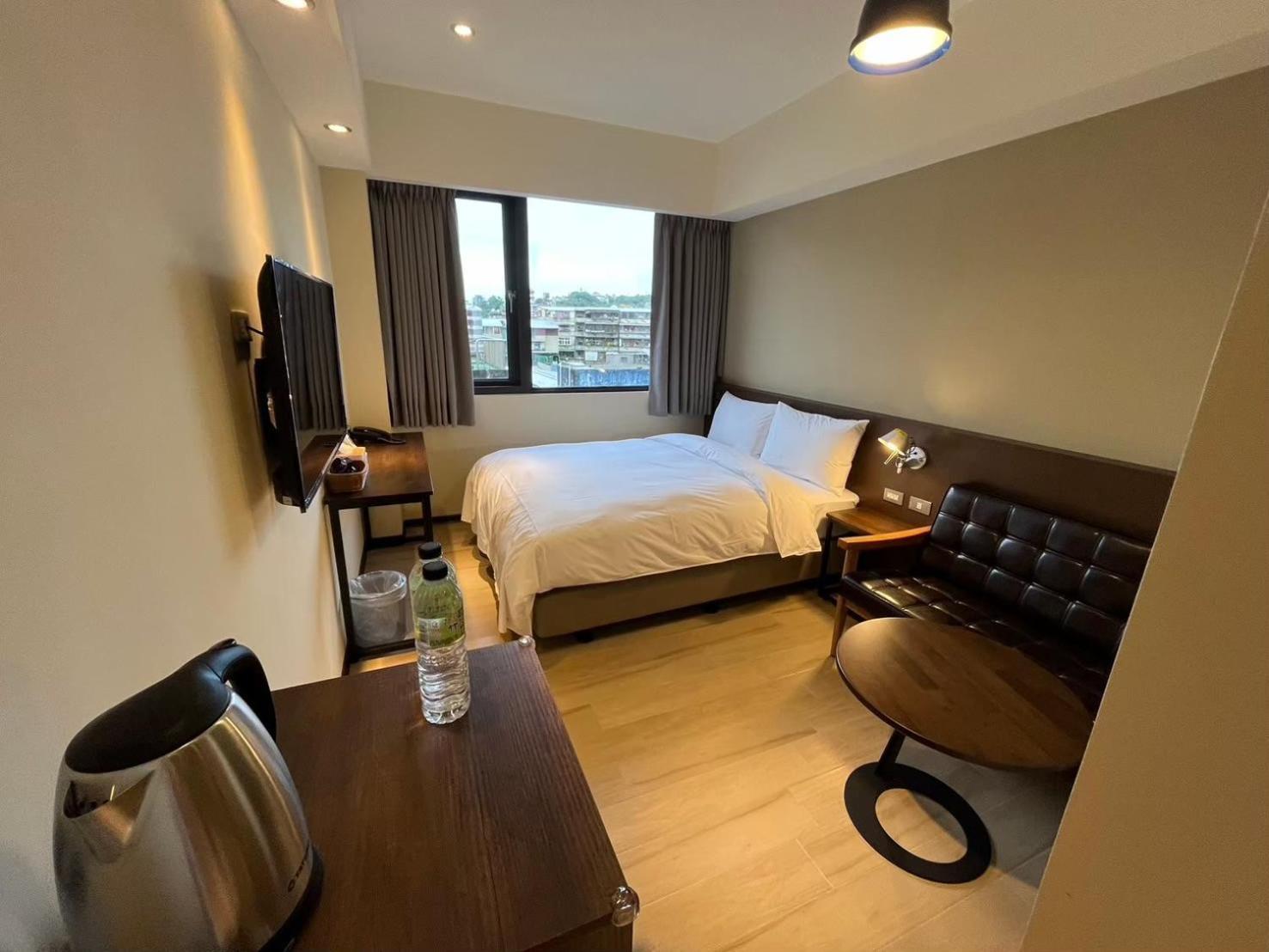 Dahua Hotel Цзілун Екстер'єр фото
