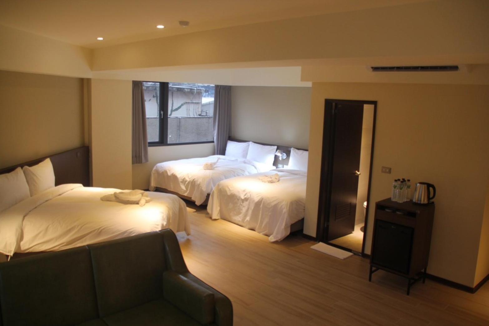 Dahua Hotel Цзілун Екстер'єр фото